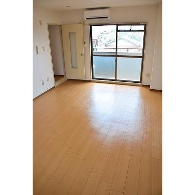 クレイン 303【管理NO：1-004348301-03030】 ★家具家電は申し込み後に搬入します★の物件写真2