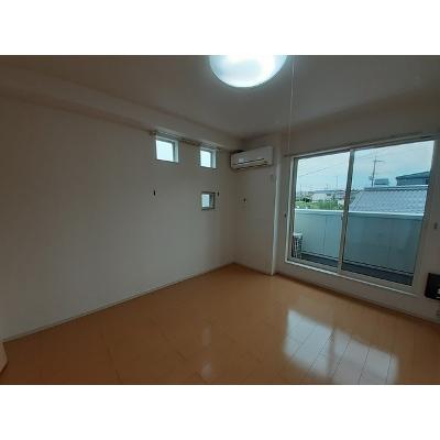 エアリー 201【管理NO：1-018007701-02010】 ★家具家電は申し込み後に搬入します★ ★2026年09月中旬入居可能★の物件写真2