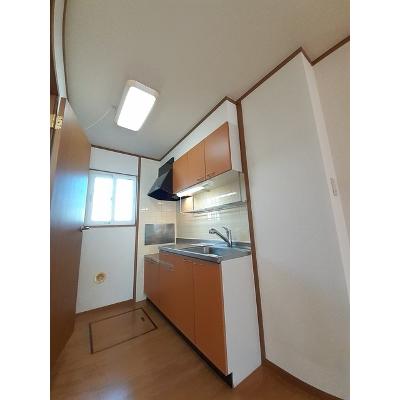 プラスペラティＡ 102【管理NO：1-010194301-01020】 ★家具家電は申し込み後に搬入します★の物件写真3