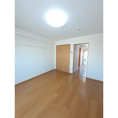 エル・クレール 302【管理NO：1-013277301-03020】 ★家具家電は申し込み後に搬入します★の物件写真2