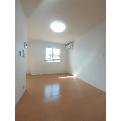 レスポワール東深津 201【管理NO：1-021245001-02010】 ★家具家電は申し込み後に搬入しますの物件写真2