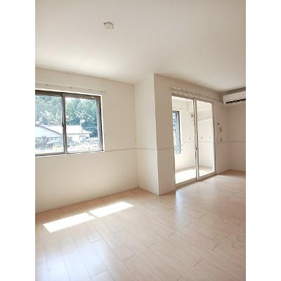 響Ｂ 102【管理NO：1-024683802-01020】 ★家具家電は申し込み後に搬入します★の物件写真2