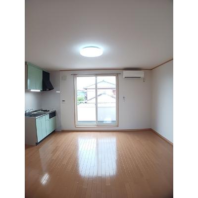 Ａｍｉ 202【管理NO：1-099456301-02020】 ★家具家電は申し込み後に搬入します★の物件写真2