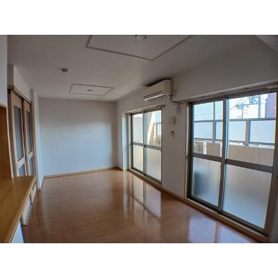 ロイヤルメドウ 310【管理NO：1-014356801-03080】 ★家具家電は申し込み後に搬入します★ ★2026年09月中旬入居可能★の物件写真2