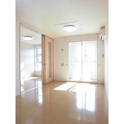 メゾン　ドゥ　ソレイユ 204【管理NO：1-017647801-02040】 ★家具家電は申し込み後に搬入します★ ★2026年09月中旬入居可能★の物件写真2