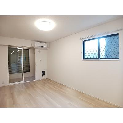 フォレスタ・ブレッツァ 103【管理NO：1-028438401-01030】 ★家具家電は申し込み後に搬入します★の物件写真2