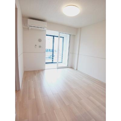 クレストコート 102【管理NO：1-028113301-01020】 ★家具家電は申し込み後に搬入します★ ★2026年09月上旬入居可能★の物件写真2