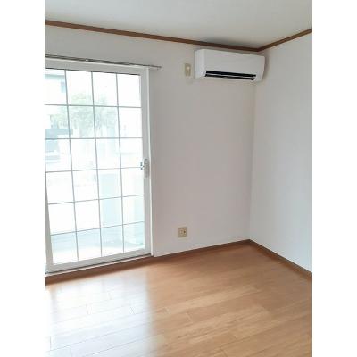 フィオーレⅠ 102【管理NO：1-010464901-01020】 ★家具家電は申し込み後に搬入します★の物件写真2