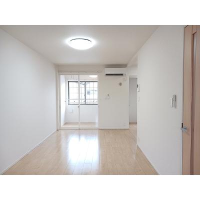 カランドリエ 203【管理NO：1-022763701-02030】 ★家具家電は申し込み後に搬入します★の物件写真2