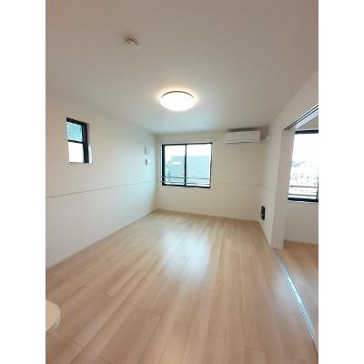 フォンターナ・ロタンテ 203【管理NO：1-027254701-02030】 ★家具家電は申し込み後に搬入します 2026年09月中旬入居可能の物件写真2
