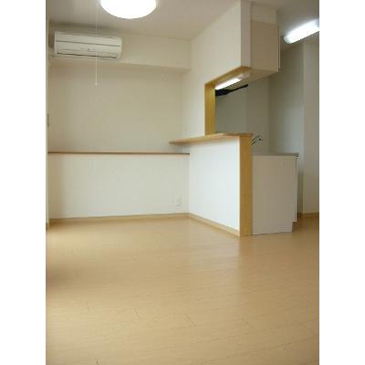 カーサ・セレーノ 202【管理NO：1-015780301-02020】 ★家具家電は申し込み後に搬入します★の物件写真2