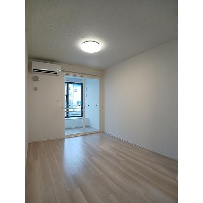 サンシャイン　フラワー 105【管理NO：1-027389401-01040】 ★家具家電は申し込み後に搬入します★ ★2026年09月中旬入居可能★の物件写真2