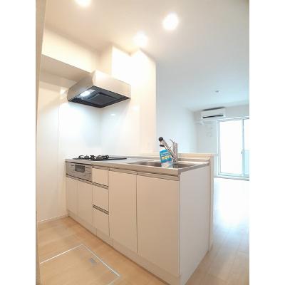 ルフナ　Ⅱ 102【管理NO：1-024990302-01020】 ★家具家電は申し込み後に搬入します★の物件写真3