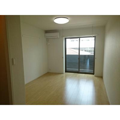 リンデンバウム　Ⅰ 302【管理NO：1-020648801-03020】 ★家具家電は申し込み後に搬入します★ ★2026年09月上旬入居可能★の物件写真2