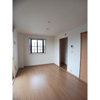ベルフローラ 203【管理NO：1-012641101-02030】 ★家具家電は申し込み後に搬入します★の物件写真2