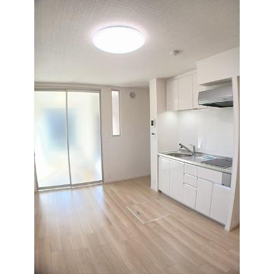 エアリー 104【管理NO：1-027693301-01040】 ★家具家電は申し込み後に搬入します★の物件写真2
