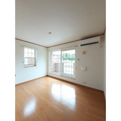 エスポワ－ル　Ⅱ号館 201【管理NO：1-013300802-02010】 ★家具家電は申し込み後に搬入します★の物件写真2