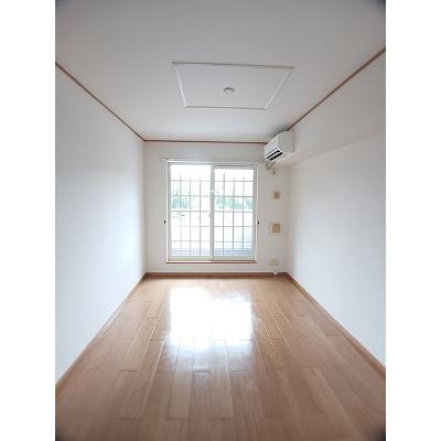 ラフィネ 201【管理NO：1-013369801-02010】 ★家具家電は申し込み後に搬入します★ ★2026年09月上旬入居可能★の物件写真2