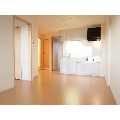 エルカーサⅡ 202【管理NO：1-018615002-02020】 ★家具家電は申し込み後に搬入します 2026年09月上旬入居可能の物件写真2