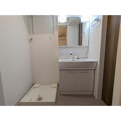 エレガンシア　Ⅲ 105【管理NO：1-027741301-01050】 ★家具家電は申し込み後に搬入します★の物件写真6
