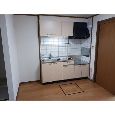 ミドルコート 102【管理NO：1-011251701-01020】 ★家具家電は申し込み後に搬入します★の物件写真3
