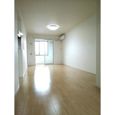 フレシール 303【管理NO：1-021051201-03030】 ★家具家電は申し込み後に搬入します★ ★2026年09月下旬入居可能★の物件写真2