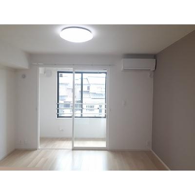 ヒカルサ高岡角イースト 203【管理NO：1-027529601-02030】 ★家具家電は申し込み後に搬入します 2026年08月下旬入居可能の物件写真2