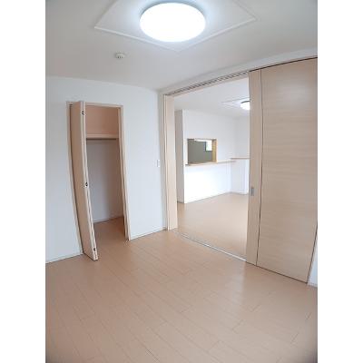 エレガンス東小浜 201【管理NO：1-019494301-02010】 ★家具家電は申し込み後に搬入します★の物件写真2