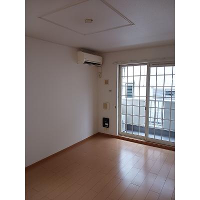 レステ　ベルグ 101【管理NO：1-014828901-01010】 ★家具家電は申し込み後に搬入します★の物件写真2