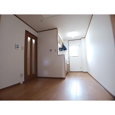 レジデンス２１ 201【管理NO：1-010436501-02010】 ★家具家電は申し込み後に搬入しますの物件写真2