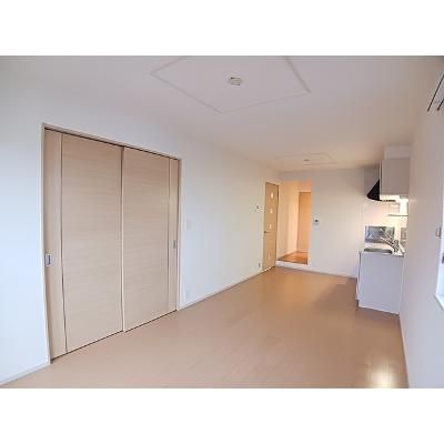 サフラン 201【管理NO：1-017729101-02010】 ★家具家電は申し込み後に搬入します★の物件写真2