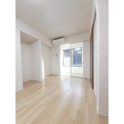 アルペンローゼ 101【管理NO：1-027102401-01010】 ★家具家電は申し込み後に搬入します★の物件写真2