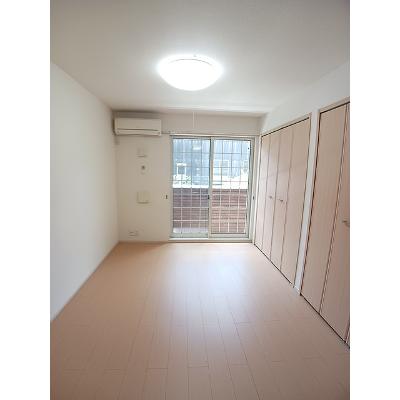 スターオアシス 101【管理NO：1-016549101-01010】 ★家具家電は申し込み後に搬入します★の物件写真2