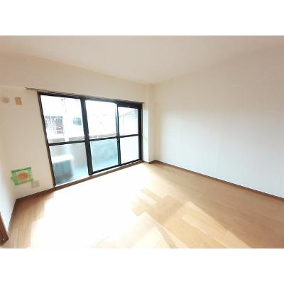 グランデ・ルミエール 101【管理NO：1-010641201-01010】 ★家具家電は申し込み後に搬入します★の物件写真2