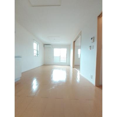 マイルストーンズ 201【管理NO：1-017532501-02010】 ★家具家電は申し込み後に搬入します★の物件写真2
