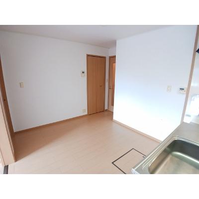 サニー・ハウス 103【管理NO：1-014875601-01030】 ★家具家電は申し込み後に搬入します★の物件写真2