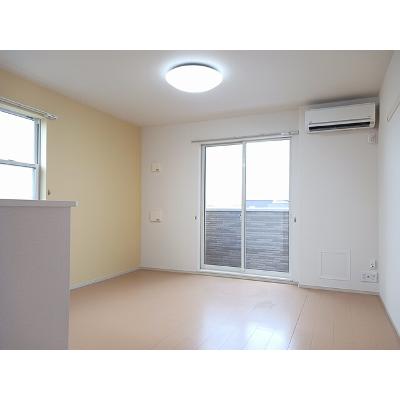 カラライズＫ 101【管理NO：1-021208901-01010】 ★家具家電は申し込み後に搬入します★の物件写真2