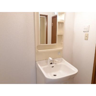 フローラⅡ 202【管理NO：1-011603302-02020】 ★家具家電は申し込み後に搬入します★ ★2026年09月中旬入居可能★の物件写真6