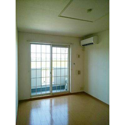 グランプレーヌＡ 102【管理NO：1-014402201-01020】 ★家具家電は申し込み後に搬入します★の物件写真2