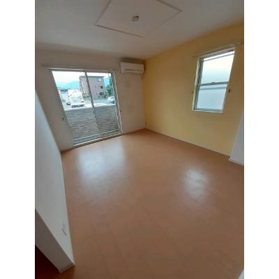 ミエリＢ 101【管理NO：1-018810202-01010】 ★家具家電は申し込み後に搬入します★ ★2026年09月下旬入居可能★の物件写真2
