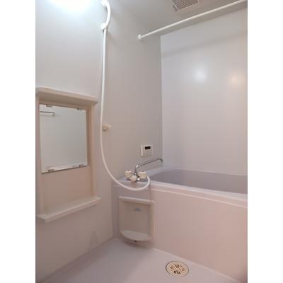 マジェスティックス 103【管理NO：1-012190501-01030】 ★家具家電は申し込み後に搬入します★の物件写真4