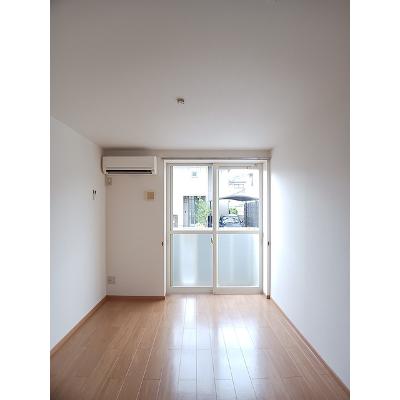 マジェスティックス 101【管理NO：1-012190501-01010】 ★家具家電は申し込み後に搬入します★の物件写真2