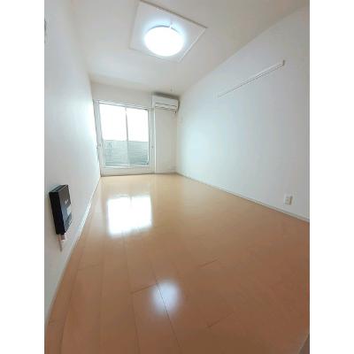 カーサ　プリート 201【管理NO：1-018680901-02010】 ★家具家電は申し込み後に搬入します★ ★2026年10月中旬入居可能★の物件写真2