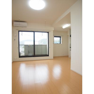 フローリッシュ 204【管理NO：1-018065601-02040】 ★家具家電は申し込み後に搬入します★ ★2026年09月中旬入居可能★の物件写真2