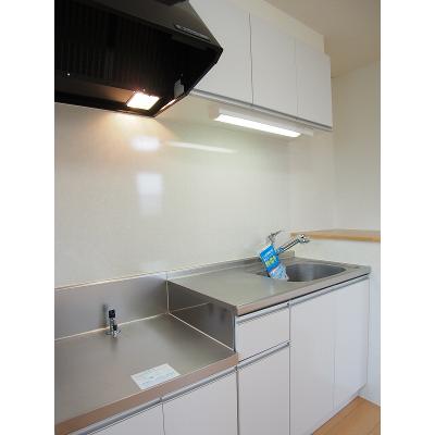 フローリッシュ 204【管理NO：1-018065601-02040】 ★家具家電は申し込み後に搬入します★ ★2026年09月中旬入居可能★の物件写真3