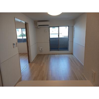 ラウレア　リーフ 201【管理NO：1-028596501-02010】 ★家具家電は申し込み後に搬入します★ ★2026年10月下旬入居可能★の物件写真2