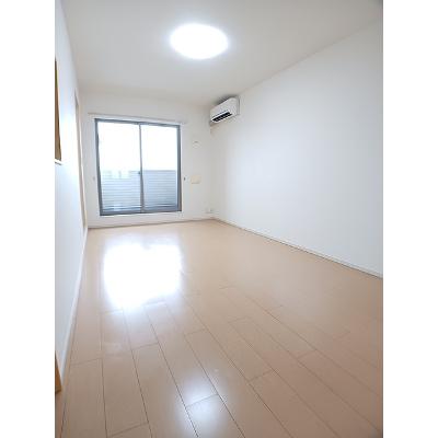ラフコリーヌ 303【管理NO：1-019591901-03030】 ★家具家電は申し込み後に搬入します★の物件写真2