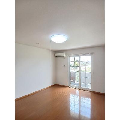 フローラ・フレーバー 102【管理NO：1-014589901-01020】 ★家具家電は申し込み後に搬入します★の物件写真2