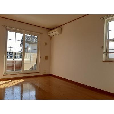 イーリス 203【管理NO：1-013730801-02030】 ★家具家電は申し込み後に搬入します 2026年09月上旬入居可能の物件写真2