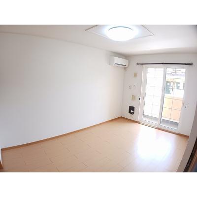 クリザンテーム　Ⅱ 102【管理NO：1-015046102-01020】 ★家具家電は申し込み後に搬入します 2026年08月下旬入居可能の物件写真2